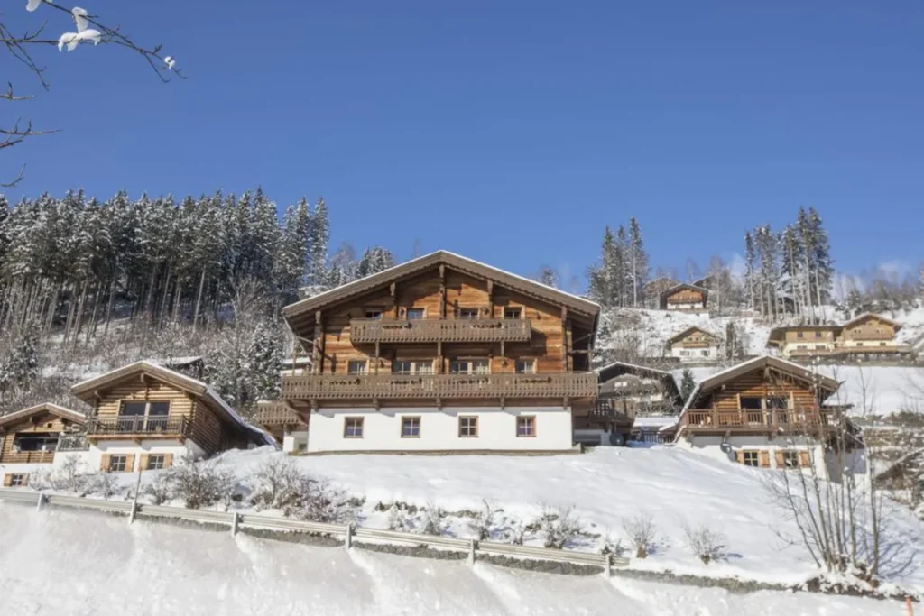 chalet schöneben bauernhaus in wald im pinzgau vooraanzicht