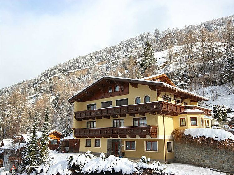 buitenaazicht van Chalet-appartement Leiter
