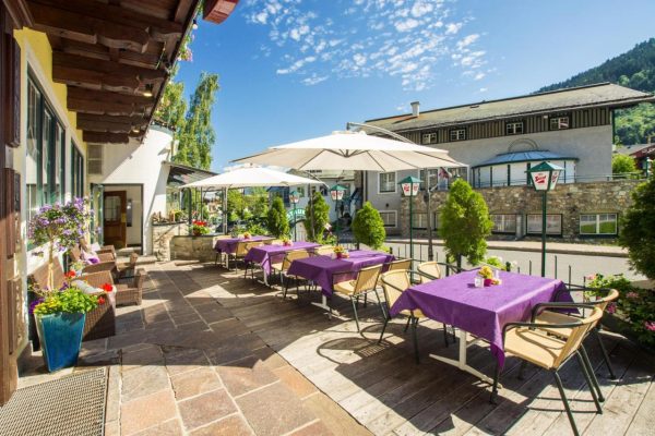Terras bij Aparthotel Panorama