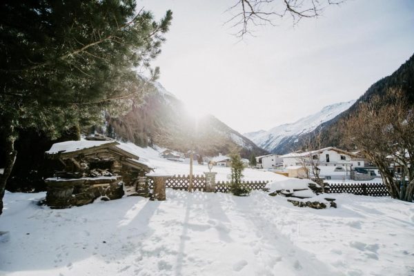 Uitzicht vanuit de tuin van Chalet Alpenheim Simone