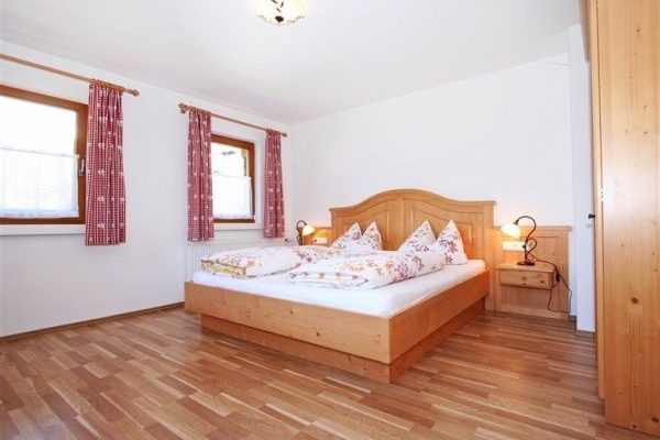chalet appartement hollenzen in zillertal slaapkamer