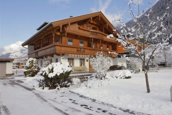 chalet appartement hollenzen in zillertal vooraanzicht