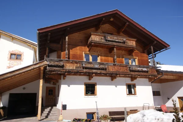 Vooraanzicht van Skichalet Dengg