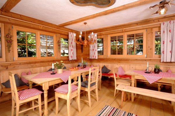 eetkamer bij Chalet Forsthaus Daringer