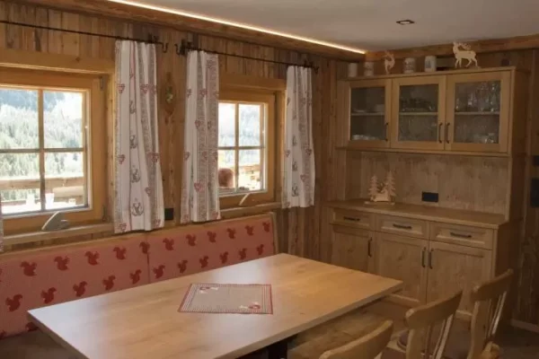 eettafel bij Chalet Gottschallalm