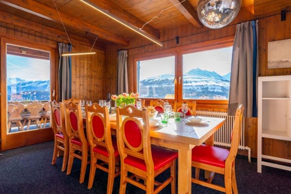 chalet h königsleiten in zillertal eetkamer