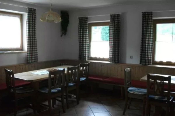 eetkamer bij Chalet Hochlandhäusl