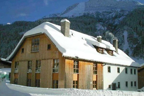 chalet levett in st. anton vooraanzicht