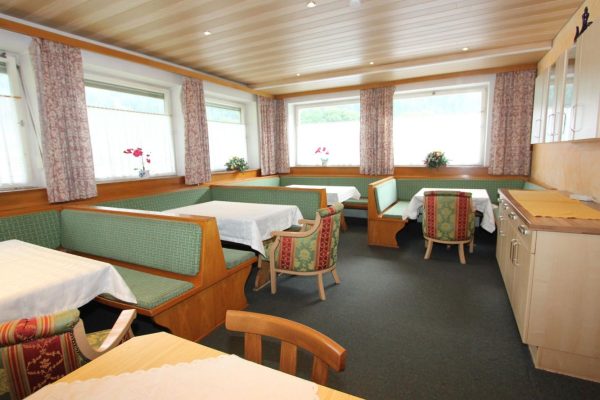 eetkamer van Chalet Marina