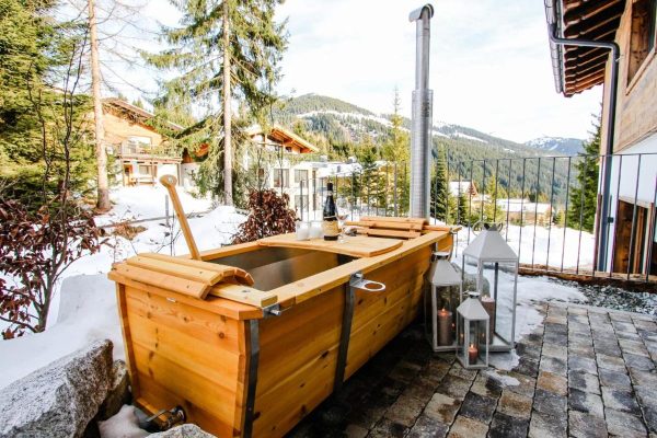hottub van Chalet Pinzgauer Almhütte