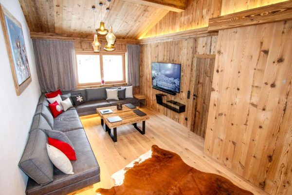 Woonkamer bij Chalet Pinzgauer Almhütte