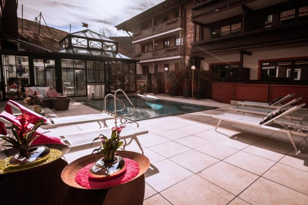 buitenzwembad bij Hotel Panther