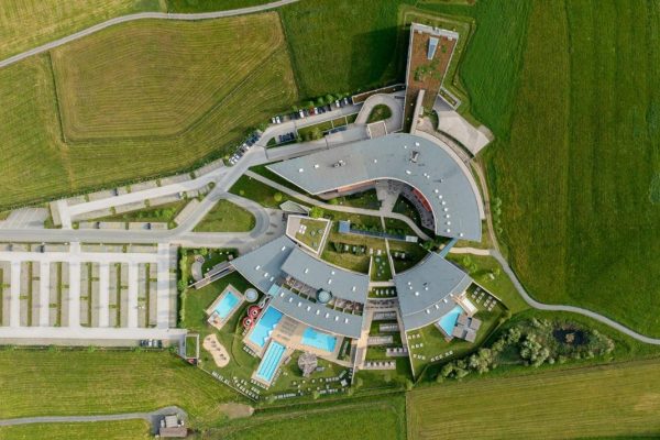 bovenaanzicht van Hotel Tauern Spa